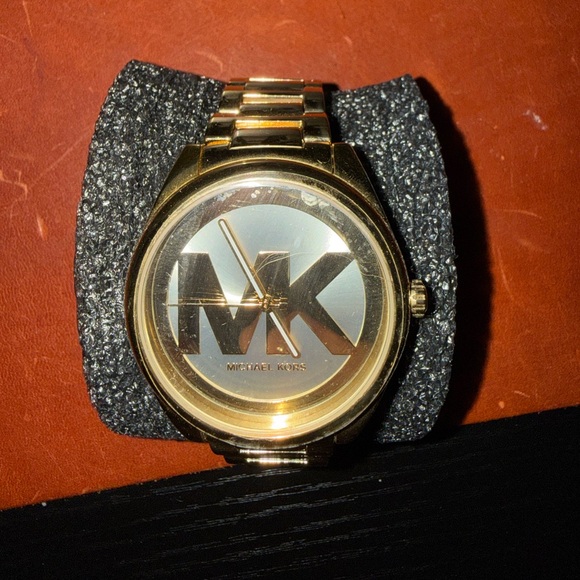 Michael Kors Runway Gold Watch - Picture 1 of 3